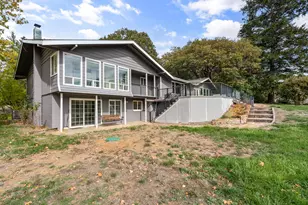 348 Ridgewood Dr, Jacksonville, OR 97530 - Photo 34