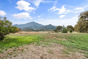 348 Ridgewood Dr, Jacksonville, OR 97530 - Photo 36