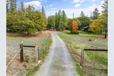 348 Ridgewood Drive, Jacksonville, OR 97530 - Photo 54