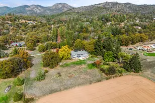 348 Ridgewood Dr, Jacksonville, OR 97530 - Photo 48