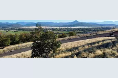 1214 Overlook Drive, Eagle Point, OR 97524 - Photo 4