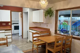 127 SE 8th St, Madras, OR 97741 - Photo 4