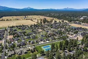 597 W Jefferson Ave, Sisters, OR 97759 - Photo 44