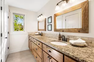 597 W Jefferson Ave, Sisters, OR 97759 - Photo 26