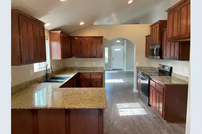 760 Nicholas Lee Drive, Medford, OR 97501 - Photo 4