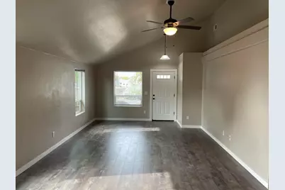 760 Nicholas Lee Drive, Medford, OR 97501 - Photo 2