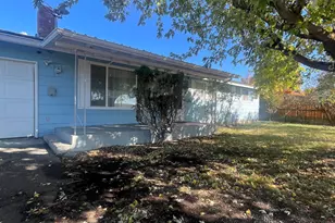 1735 Chinchalla Way, Klamath Falls, OR 97603 - Photo 2