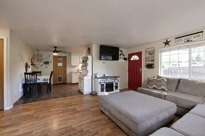 2651 SW Glacier Avenue, Redmond, OR 97756 - Photo 6