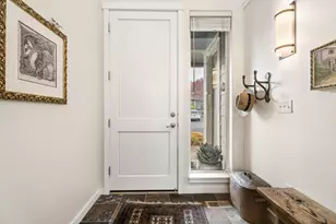 1302 Highland View Loop, Redmond, OR 97756 - Photo 4