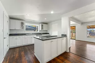 3046 Crystal Mountain Ave, Medford, OR 97504 - Photo 4