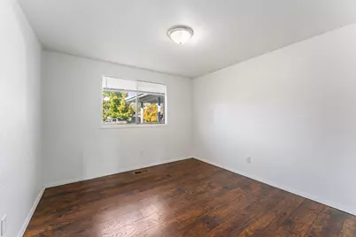 3046 Crystal Mountain Avenue, Medford, OR 97504 - Photo 10