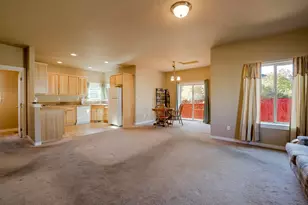 62085 Wolcott Pl, Bend, OR 97701 - Photo 6