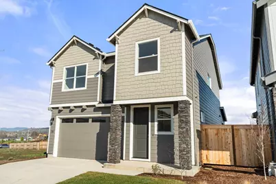 151 Valemont Drive #39, Eagle Point, OR 97524 - Photo 1