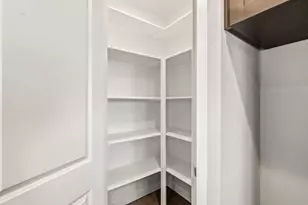 151 Valemont Dr, Eagle Point, OR 97524 - Photo 8