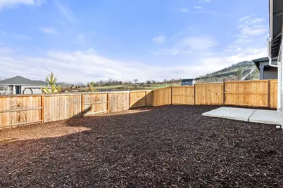 151 Valemont Drive #39, Eagle Point, OR 97524 - Photo 32