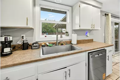 745 Herman Avenue, Medford, OR 97501 - Photo 8