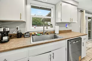 745 Herman Ave, Medford, OR 97501 - Photo 8