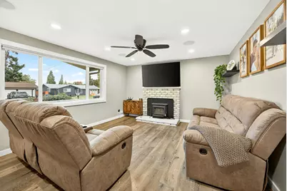 745 Herman Avenue, Medford, OR 97501 - Photo 4