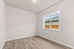 3734 Carlin Dr, Medford, OR 97504 - Photo 6