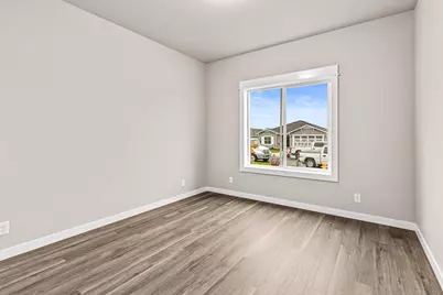 3734 Carlin Drive, Medford, OR 97504 - Photo 2