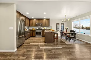 648 Nobility Dr, Medford, OR 97501 - Photo 18