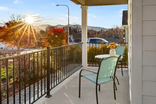 648 Nobility Dr, Medford, OR 97501 - Photo 6