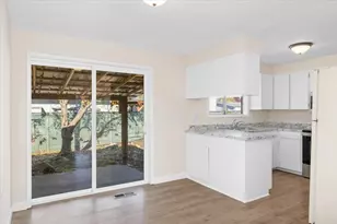 2549 Falcon St, White City, OR 97503 - Photo 6