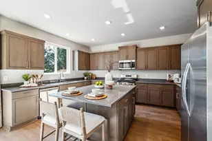 63190 Carly Ln, Bend, OR 97701 - Photo 2