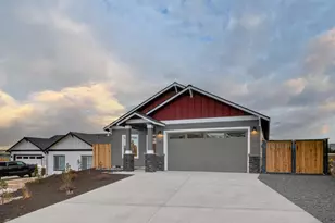 4037 SW 38th Place, Redmond, OR 97756 - Photo 2