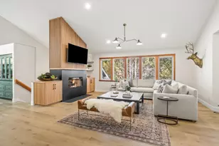 1690 NW City View Dr, Bend, OR 97703 - Photo 8