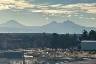 3811 SW Antelope Way, Redmond, OR 97756 - Photo 2