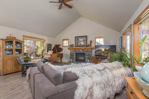 60819 Grand Targhee Dr, Bend, OR 97702 - Photo 12