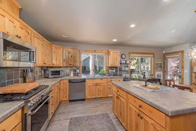 60819 Grand Targhee Drive, Bend, OR 97702 - Photo 18