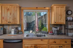 60819 Grand Targhee Dr, Bend, OR 97702 - Photo 20