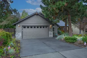 60819 Grand Targhee Dr, Bend, OR 97702 - Photo 4