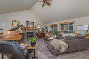 60819 Grand Targhee Dr, Bend, OR 97702 - Photo 14