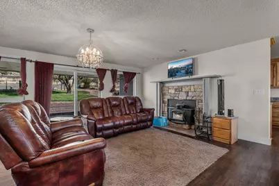1180 NE Meadowlark Lane, Madras, OR 97741 - Photo 2