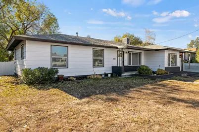 2528 Radcliffe Avenue, Klamath Falls, OR 97601 - Photo 2