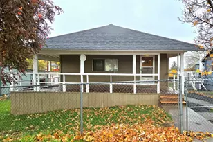 1335 Lakeview Ave, Klamath Falls, OR 97601 - Photo 1