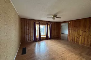 630 NE Bean Dr, Madras, OR 97741 - Photo 2