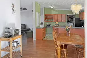 1570 S Peach St, Medford, OR 97501 - Photo 4