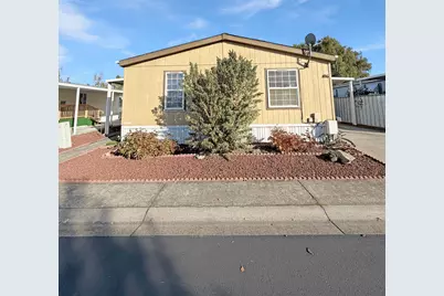 1570 S Peach Street #106, Medford, OR 97501 - Photo 2
