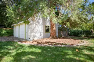 719 NW 3rd St, Grants Pass, OR 97526 - Photo 44