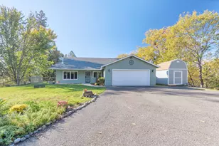 1885 Lonnon Rd, Grants Pass, OR 97527 - Photo 2