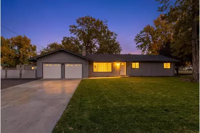 3220 Freeland Road, Central Point, OR 97502 - Photo 2