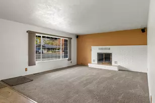 3220 Freeland Rd, Central Point, OR 97502 - Photo 6