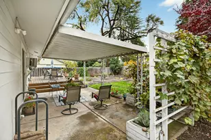 659 Herman Ave, Medford, OR 97501 - Photo 8