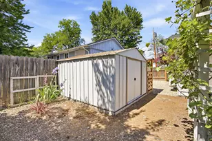659 Herman Ave, Medford, OR 97501 - Photo 40