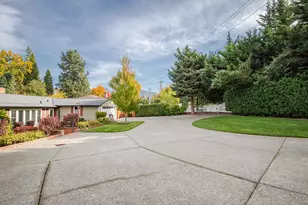 2250 Rogue River Hwy, Grants Pass, OR 97527 - Photo 2