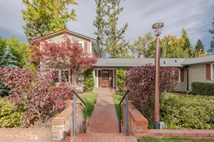 2250 Rogue River Hwy, Grants Pass, OR 97527 - Photo 10